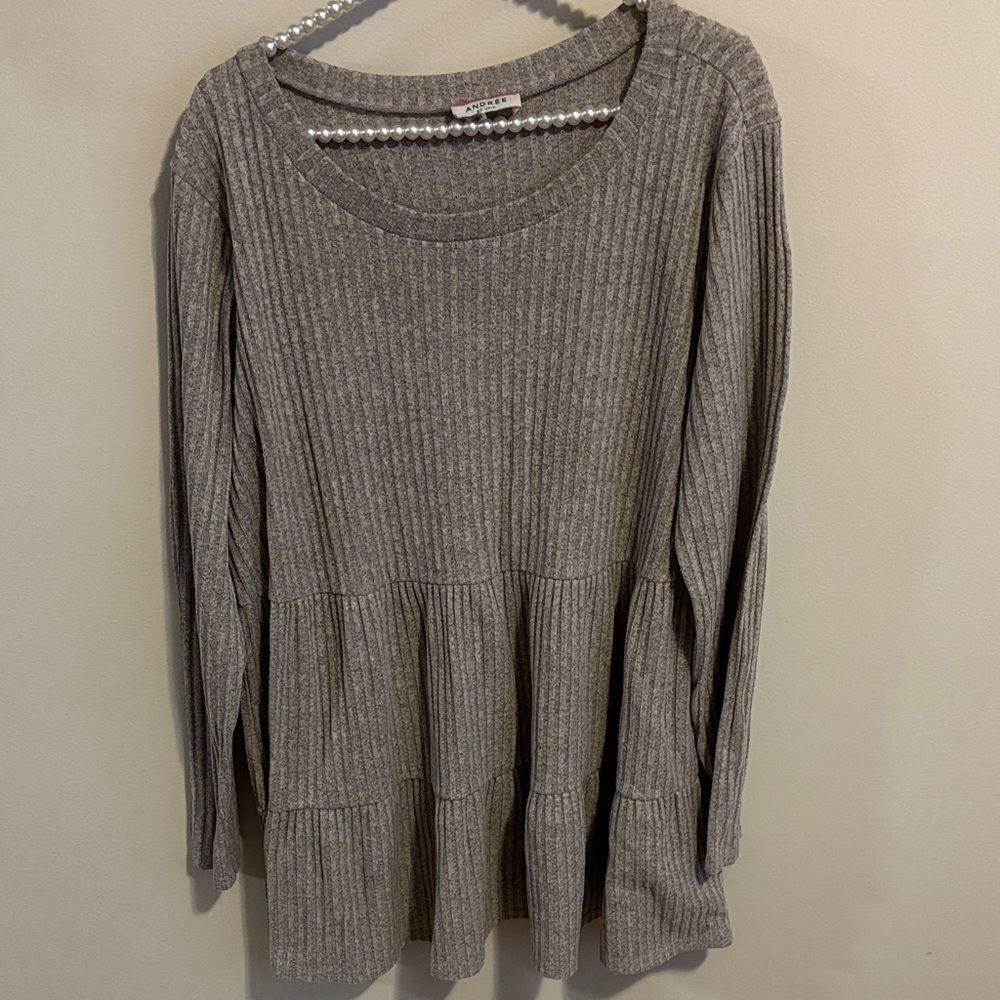 ANDREE BY UNIT Gray Ribbed Top size 2x